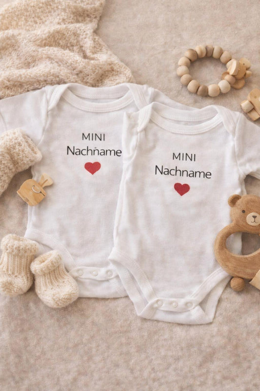 Persönlicher Baby Strampler aus Baumwolle – weich, bequem & hautfreundlich